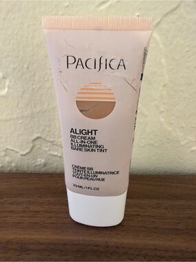 Pacifica Alight BB Cream All-in-One Illuminating Bare Skin Tint Shade 6 1 oz